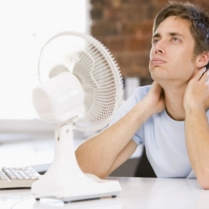 نصائح طبية لمنع الإصابة بالتعب والإجهاد خلال الحر الشديد وارتفاع درجات الحرارة