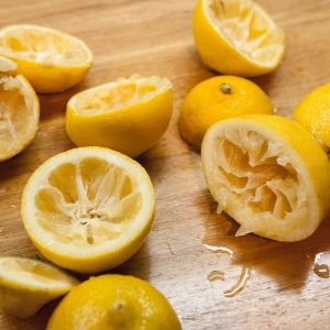 5 فوائد مذهلة يقدمها قشر الليمون للأظافر.. نتائح لا تتوقعها