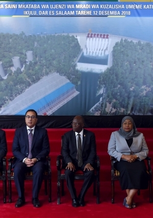 مصر وتنزانيا توقعان عقد إنشاء "سد روفيجي" بـ2.9 مليار دولار