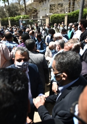 جنازة مكرم محمد احمد بحضور نقيب الصحفيين