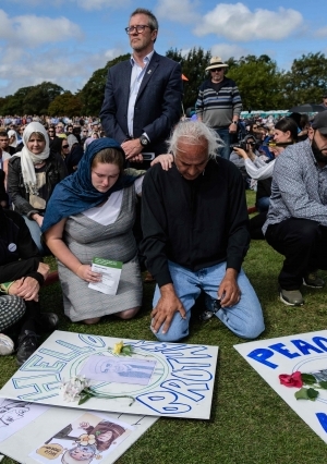 نيوزيلندا ترفع الأذان.. والحجاب يغطي رؤوس النساء تضامنًا مع المسلمين وقت صلاة الجمعة