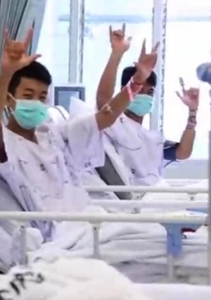 أطفال كهف تايلاند في معزولين بمستشفى في شيانج راي