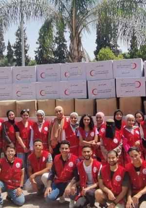 الهلال الأحمر المصري يرسل مساعدات عاجلة للشعب الفلسطيني جراء العدوان الأخير الذي تعرض له قطاع غزة