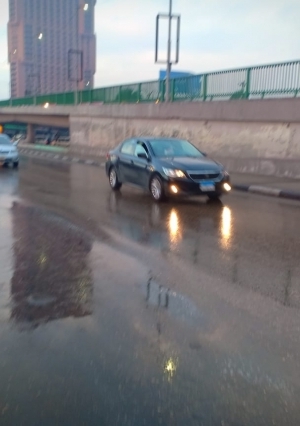 تساقط الأمطار على شوارع القاهرة