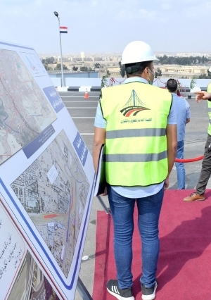الرئيس السيسي يتفقد أعمال تطوير وتوسعة الطريق الدائري
