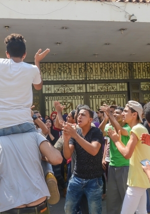 مظاهرات طلاب الثانوية العامة أمام وزارة التربية والتعليم