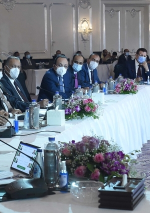 اجتماع رئيس الوزراء مع رؤساء اللجان النوعية بمجلس النواب تصوير سليمان العطيفى