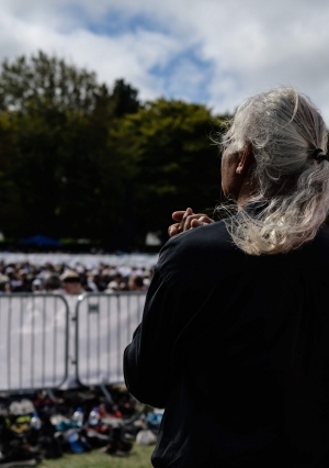 نيوزيلندا ترفع الأذان.. والحجاب يغطي رؤوس النساء تضامنًا مع المسلمين وقت صلاة الجمعة