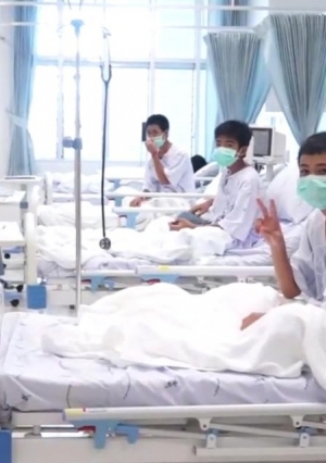 أطفال كهف تايلاند في معزولين بمستشفى في شيانج راي