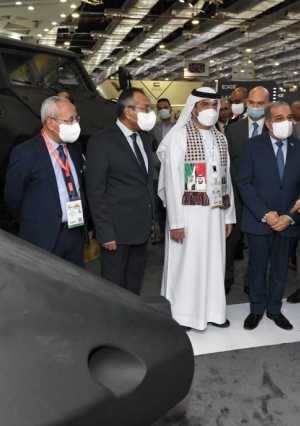 في ختام  معرض "EDEX 2021" .. "وزير الدولة للإنتاج الحربي" يتفقد أجنحة عدد من الشركات