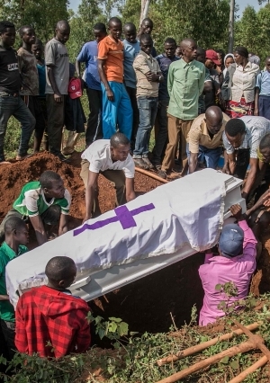 جنازات ضحايا انهيار منجم في رواندا
