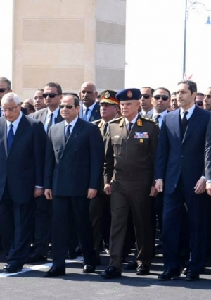 الرئيس عبد الفتاح السيسي يتقدم الجنازة العسكرية للرئيس الأسبق حسني مبارك