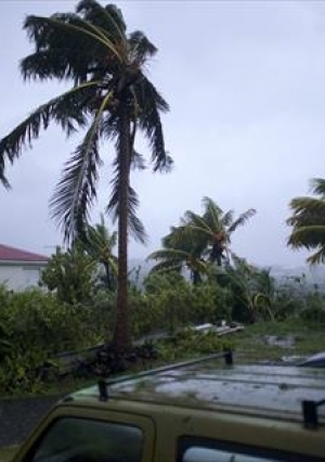 إعصار "ماريا" يشتد في الكاريبي..يصل اليابسة ويصبح من الفئة الخامسة