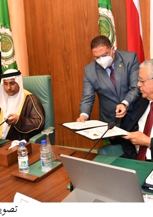 توقيع بروتوكول تعاون بين مجلس النواب والبرلمان العربي لتبادل الخبرات