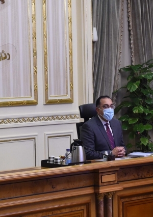 رئيس الوزراء يتابع أعمال تطوير طريق الفيوم والطرق المحيطة بالمتحف المصرى وتطوير عواصم المحافظات والمدن الكبرى‎