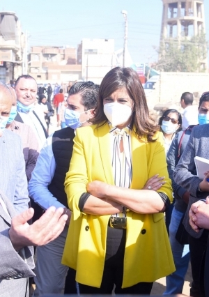 وزيرة الهجرة ومحافظ الفيوم يتفقدان عدداً من مشروعات المبادرة الرئاسية "حياة كريمة" بقرية الشواشنة