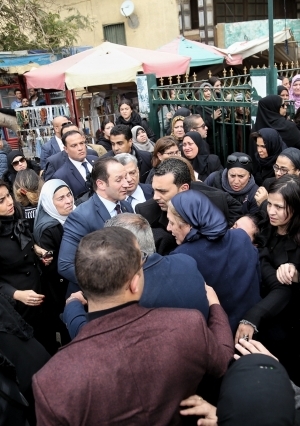 جنازة نجل مايا مرسي رئيسة المجلس القومي للمرأة من مسجد السيدة نفيسة
