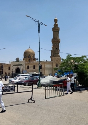 تشديدات امنية أمام مسجد السيدة نفيسة - تصوير محمد مصطفي