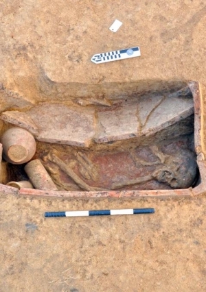 الكشف عن ٨٣ مقبرة بمنطقة آثار بالدقهلية