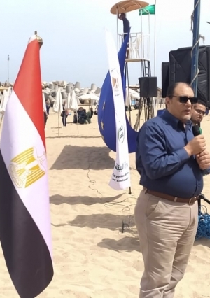 وزارة البيئة تشارك الإتحاد الأوروبي حملة تنظيف شاطئ السرايا بالإسكندرية
