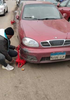 محافظة الجيزة تواصل حملات رفع السيارات المتهالكة والمتروكة بالشوارع