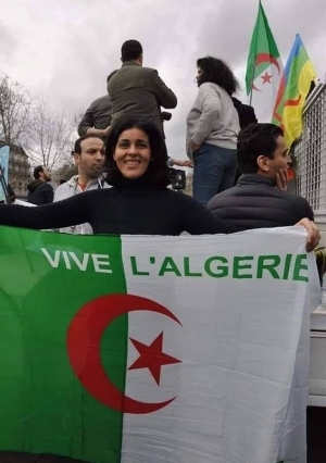مشاركة نسائية واسعة في احتجاجات الجزائر