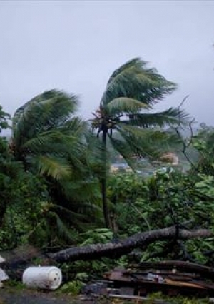 إعصار "ماريا" يشتد في الكاريبي..يصل اليابسة ويصبح من الفئة الخامسة