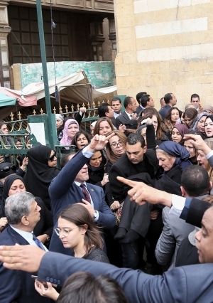 جنازة نجل مايا مرسي رئيسة المجلس القومي للمرأة من مسجد السيدة نفيسة
