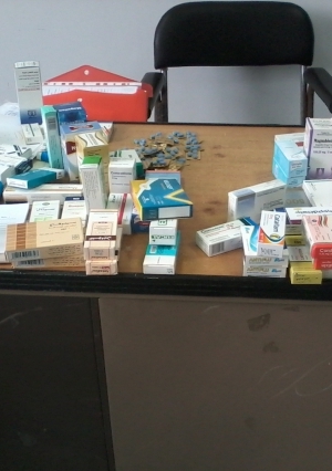 الأدوية المضبوطة في صيدلية غير مرخصة بقرية تلات بالفيوم
