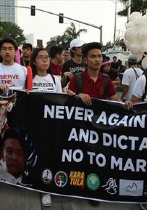 ظاهرات حاشدة معارضة للرئيس الفيليبيني