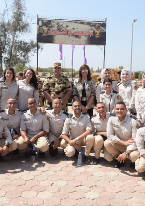 شباب المصريين المقيمين بالخارج يزورون قيادة قوات الصاعقة