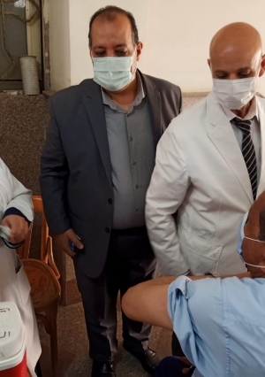 تطعيم المسلمين والأقباط بلقاح كورونا في كنيسة السيدة العذراء بأبو حماد