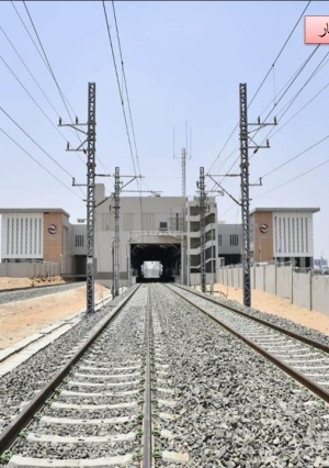 وزير النقل يستعرض مشروع القطار الكهربائي الخفيف LRT وشبكة خطوط مترو الانفاق