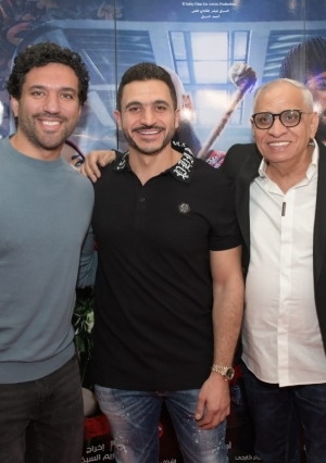 عمرو يوسف ويسرا ودينا الشربيني في العرض الخاص لفيلم "شقو"