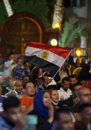 حفل الحجار باحد فنادق الاقصر بحضور وزير السياحة وقيادة الجيش