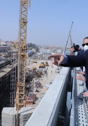 جولة وزير النقل ومحافظ القاهرة في المرحلة الرابعة لمترو الخط الثالث