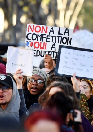 مسيرات لطلاب الثانوية في فرنسا طلبًا للمساواة في التعليم