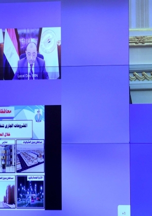 رئيس الوزراء يتابع المشروعات والخدمات التنموية بمحافظة البحر الاحمر
