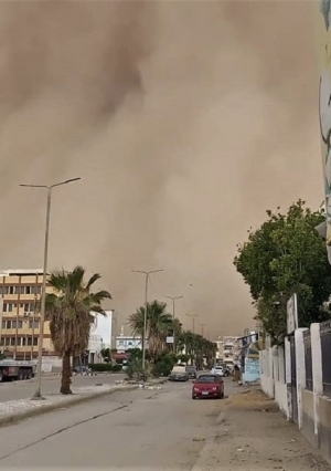 لحظة وصول العاصفة الترابية محافظة السويس