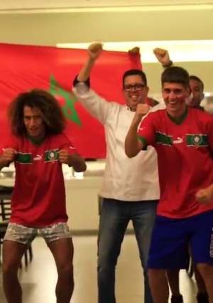 احتفالات الجماهير المغربية في الغردقة بالتأهل التاريخي بكأس العالم
