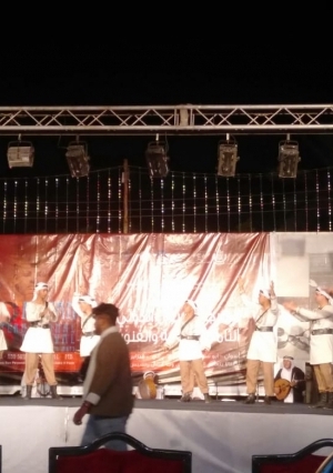 23 فرقة فنون شعبية يتألقون بمسرح السوق السياحي بأبو سمبل