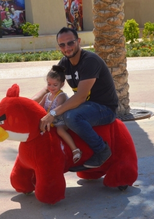 أحمد و ابنته