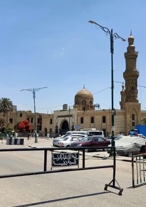تشديدات امنية أمام مسجد السيدة نفيسة - تصوير محمد مصطفي