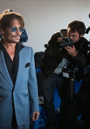 إطلالات النجم جوني ديب أثناء حضوره مهرجان Deauville US Film Festival في نسخته الـ45