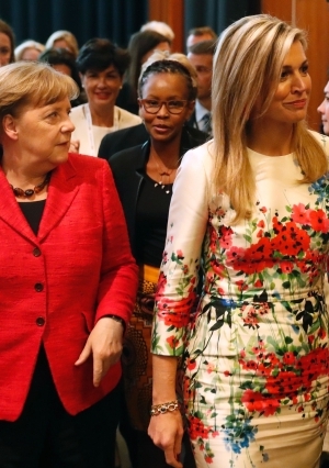 ميركل وابنة ترامب خلال قمة برلين للمرأة