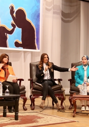 ندوة "دور الإعلام في مواجهة العنف ضد المرأة" بجامعة عين شمس