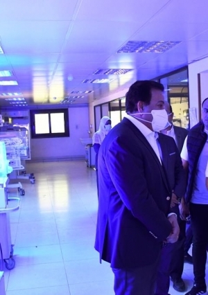 وزير الصحة ومحافظ أسوان يتابعا تجهيزات الوحدات الصحية والمستشفيات