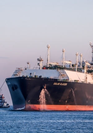 بعد توقف ثمان سنوات ميناء دمياط يستقبل اول سفينة لتصدير الغاز المسال