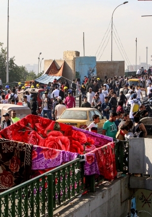 تواصل المظاهرات في العراق للمطالبة بإسقاط النظام