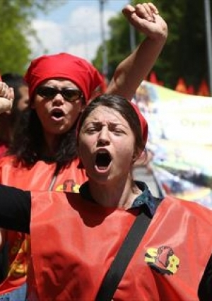 الشرطة التركية تقمع بعنف احتجاجات عيد العمال